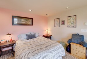 Apartment (0 Bedroom) | Interior - Studio Near Hot Minerals Soak: 360-view of Valley! (Hot Springs)