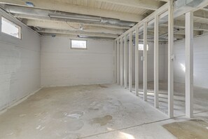 Interior - Trail Access On-site! Scenic Rock Springs Getaway (Rock Springs)