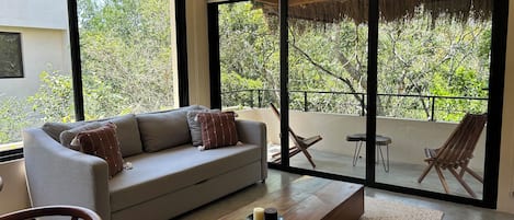 Comfort Apartment, 2 Bedrooms, Private Pool, Garden View | Executive lounge