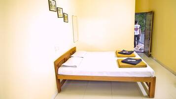 Standard Room, Beach View | Free WiFi