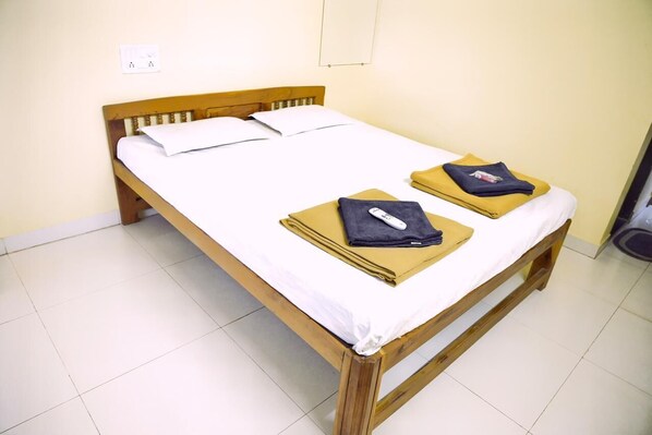 Standard Room, Beach View | Free WiFi