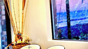 Apartment, 2 Bedrooms, Balcony, Garden View | Dining