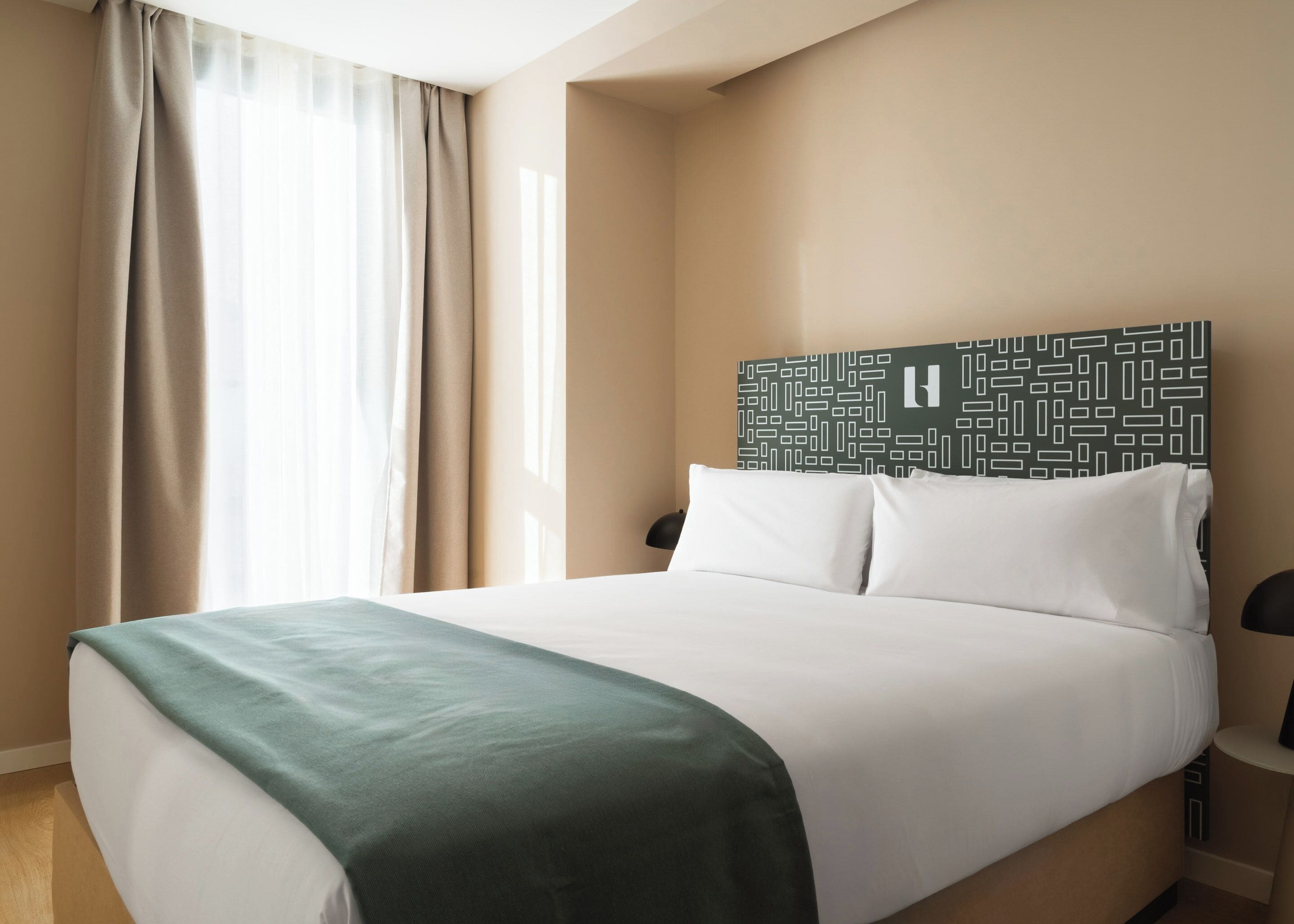 One-Bedroom Apartment with sofa bed | بديكورات فريدة لكل غرفة وطراز فريد لكل وحدة ومكتب