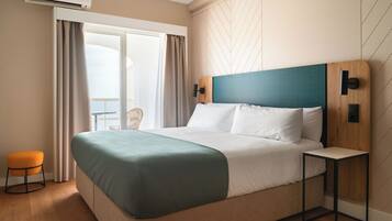 Studio | Individually decorated, individually furnished, desk, laptop workspace