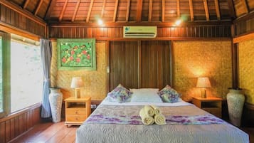 Suite, patio | Bureau, Wi-Fi gratuit, draps fournis