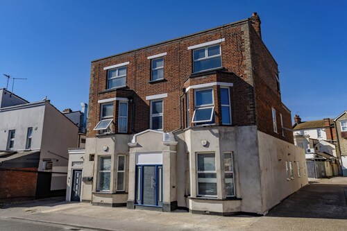 Seaside View Retreat in Clacton-on-sea