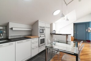 Fridge, microwave, dishwasher, toaster