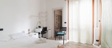 2 bedrooms, iron/ironing board