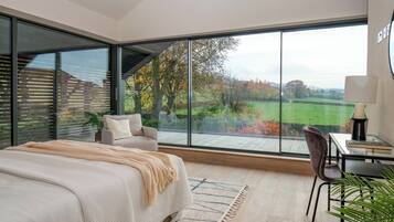 4 bedrooms, individually decorated, individually furnished, free WiFi