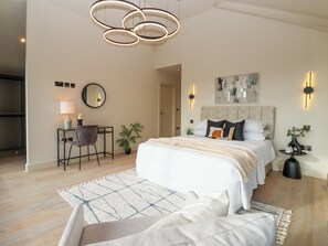 4 dormitorios, decoración individual, mobiliario individual