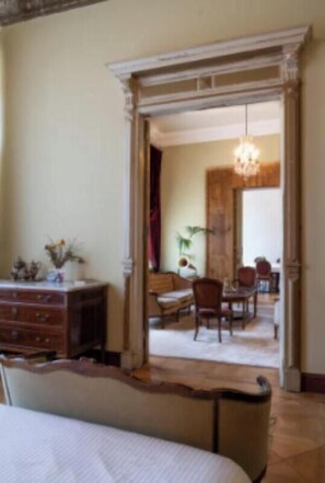 3 bedrooms, desk, iron/ironing board, free WiFi - Delightful 3-bedroom apartment in Berlin (Berlin)