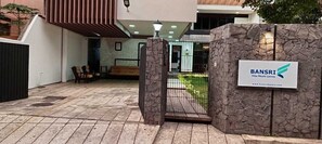 Property entrance - Bansri Villa - Mount Lavinia  (Dehiwala-Mount Lavinia)