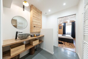 5 chambres, fer et planche à repasser, Wi-Fi gratuit, draps fournis