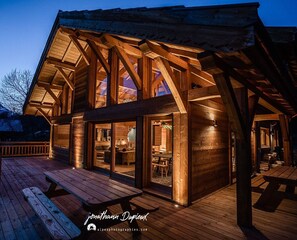 Outdoor dining - Altitude (Le Monêtier-les-Bains)