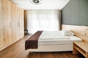 In-room safe, blackout drapes, soundproofing, iron/ironing board