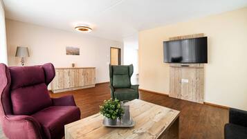 Zimmersafe, VerdunkelungsvorhÀnge, schallisolierte Zimmer