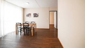 Zimmersafe, VerdunkelungsvorhÀnge, schallisolierte Zimmer