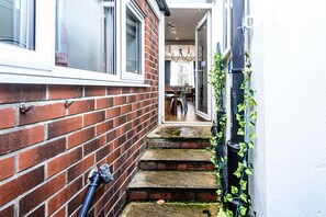 Interior - Finest Retreats - Falcon Retreat (Whitby)