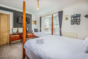 Free WiFi, bed sheets - Finest Retreats - Falcon Retreat (Whitby)