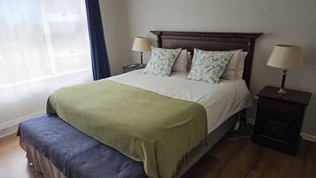 Desk, iron/ironing board, free WiFi, bed sheets