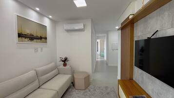 Basic Apartment | Living area