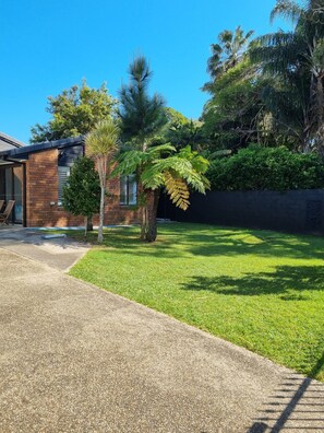 House, 3 Bedrooms | Property grounds