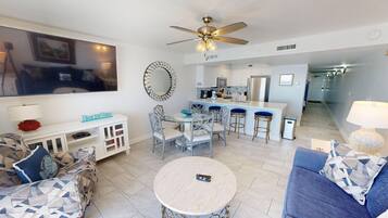 Condo, 2 Bedrooms | Living area