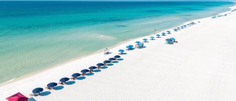 Condo, 2 habitaciones | Playa | Playa en los alrededores