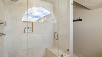 Condo, 2 Bedrooms | Bathroom | Towels