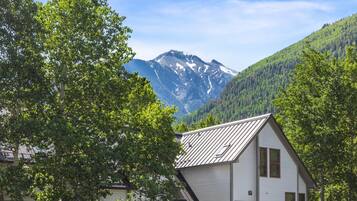 Condo, 2 Bedrooms | Exterior