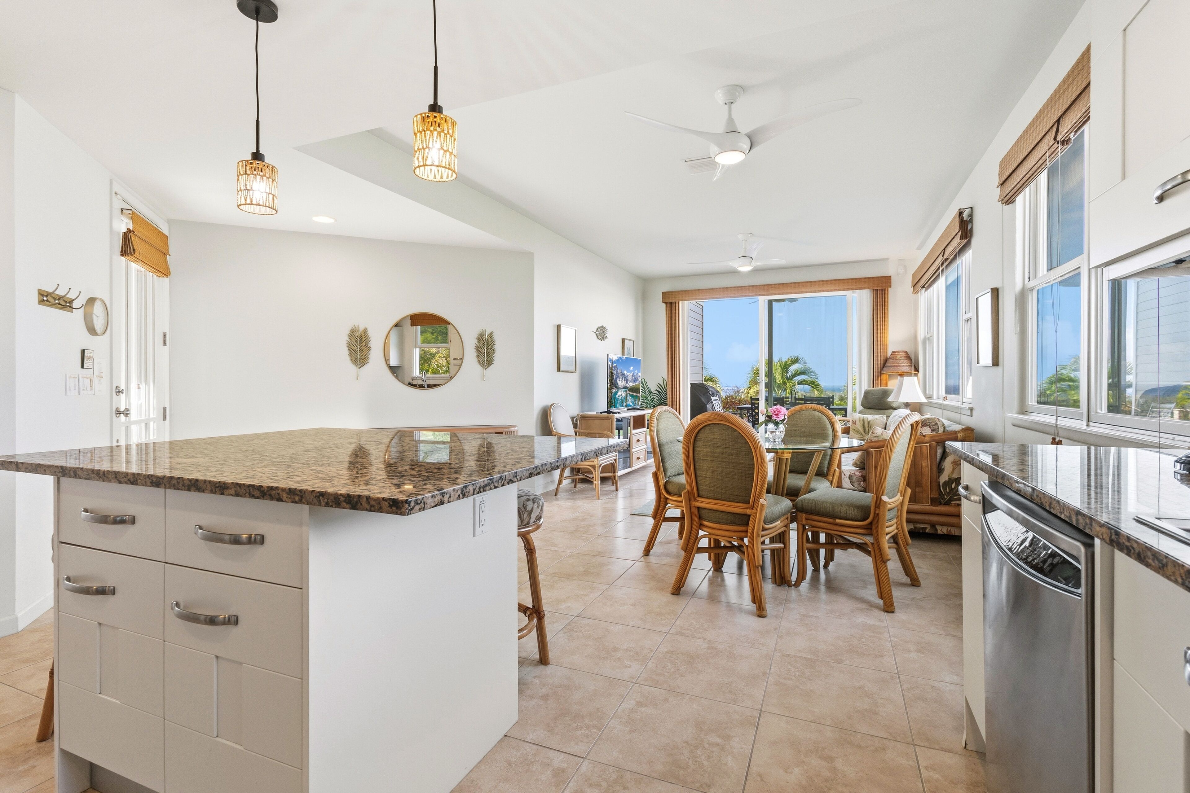 Refrigerador, horno, cafetera/tetera, tostadora