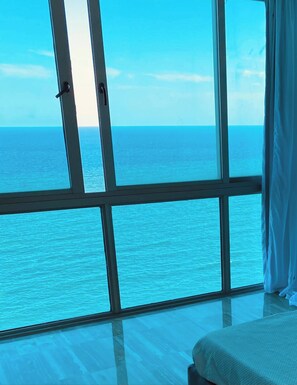 Shared Dormitory, 1 Bedroom, Smoking, Balcony | Interior