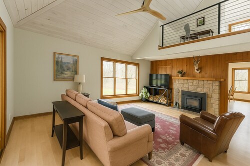 Charming 2-bedroom house in beautiful White Bear Lake.  Great location
