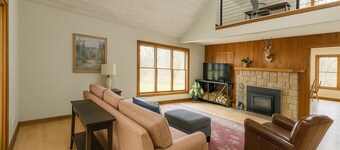 Charming 2-bedroom house in beautiful White Bear Lake.  Great location