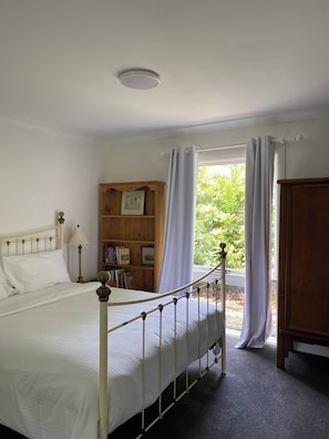 House, 4 Bedrooms, Accessible, Balcony | 4 bedrooms - Govetts Leap Lookout Cottage With Sauna (Blackheath)