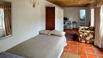 Studio, vue jardin | Coffres-forts dans les chambres, fer et planche Ă repasser