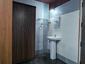 Doppel- oder Zweibettzimmer | Schreibtisch