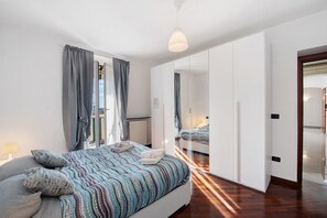 3 bedrooms, iron/ironing board, WiFi, bed sheets - Mela Garden House Genova – Bright Apartment with Sea View and Free Parking (Genova)