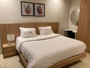 Iron/ironing board, free WiFi - 233Luxuryrentals at Stella Place (Accra)