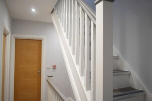 House, 5 Bedrooms, Smoking | Interior