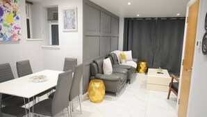 Hus, 5 soverom, røyk | Oppholdsrom