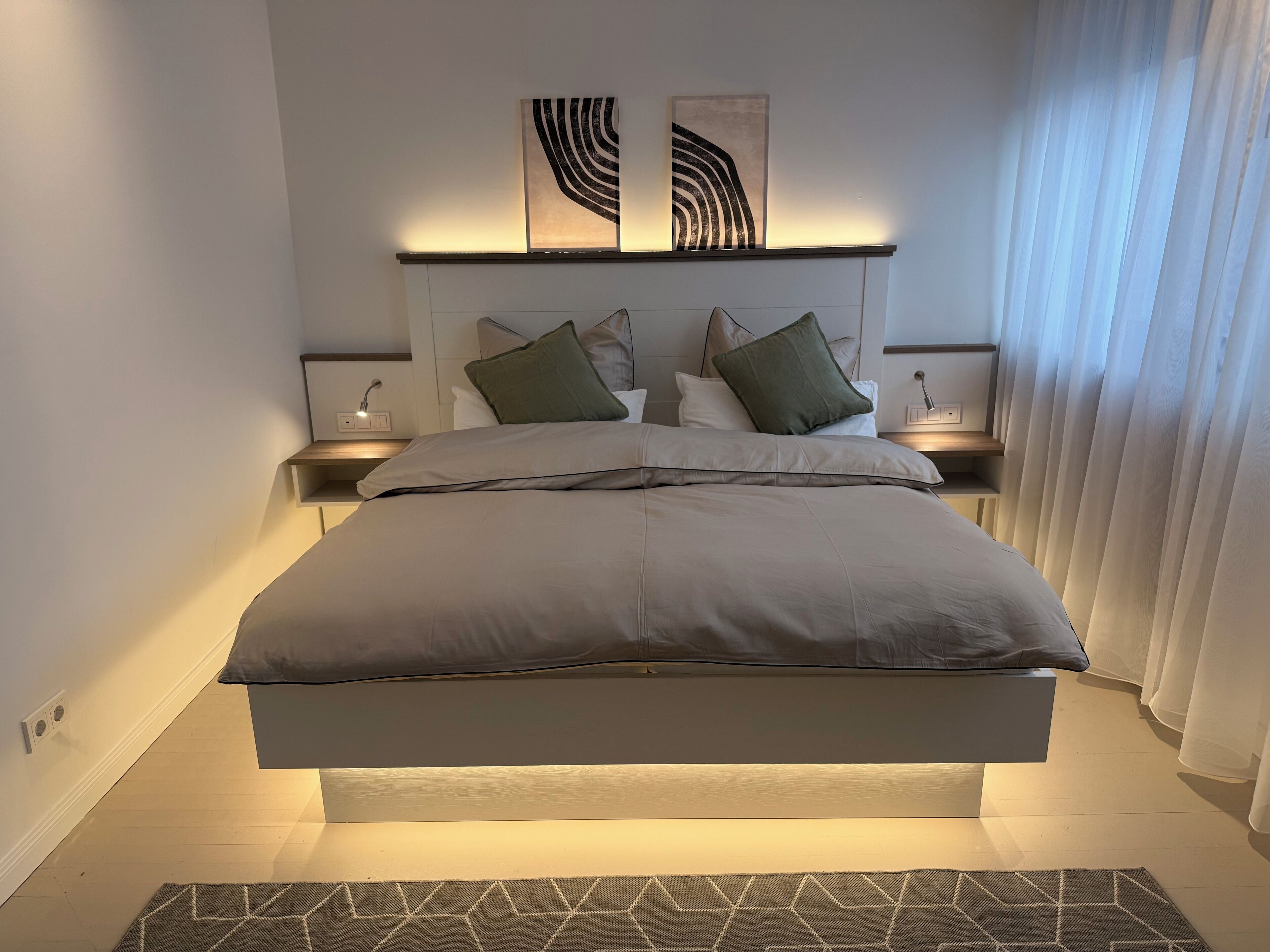 7 makuuhuonetta, ilmainen Wi-Fi, vuodevaatteet