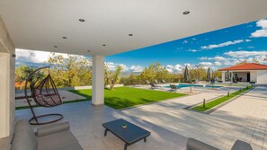 Terrace/patio - Villa Lea-Makarska by Villas Guide (Drum)
