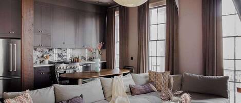 テレビ、書斎 / ワークスペース