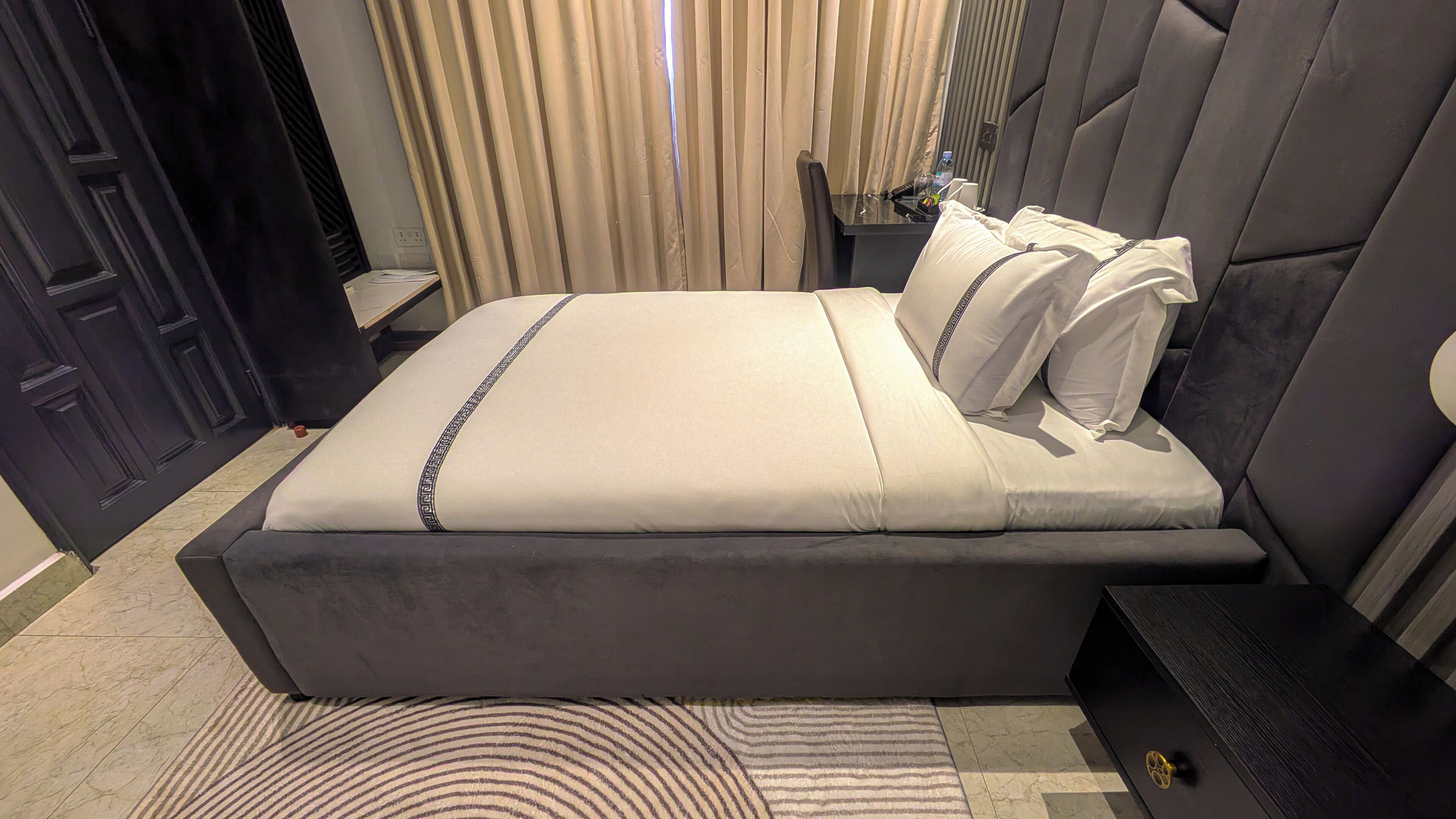 Single Room | Desk, laptop workspace, free WiFi