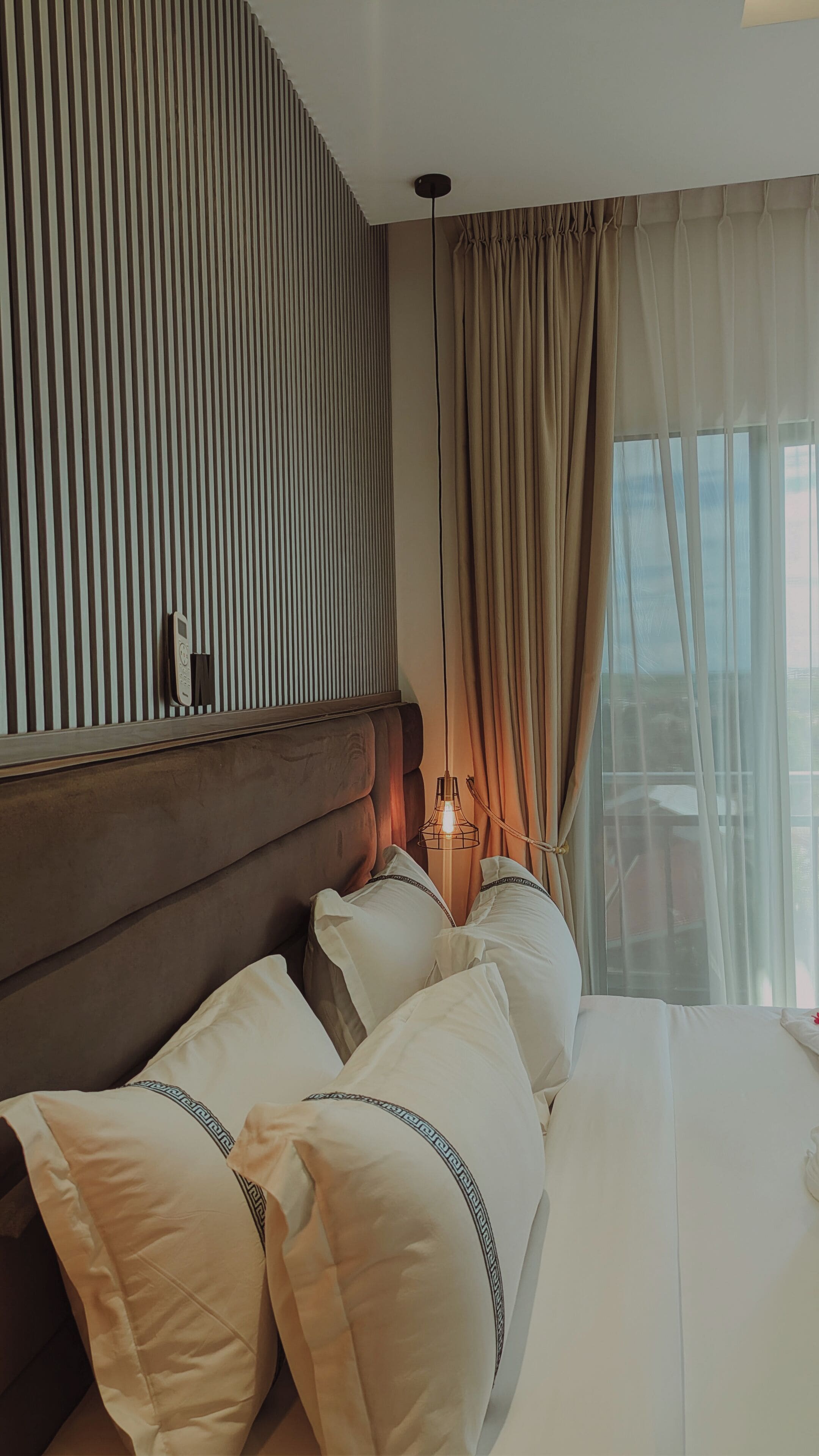 Suite estudio ejecutiva, 1 cama de matrimonio grande, balcón | Escritorio, espacio para trabajar con un portátil, wifi gratis