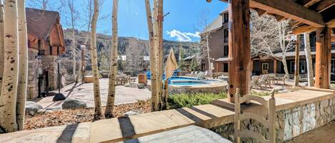 屋外ダイニングエリア