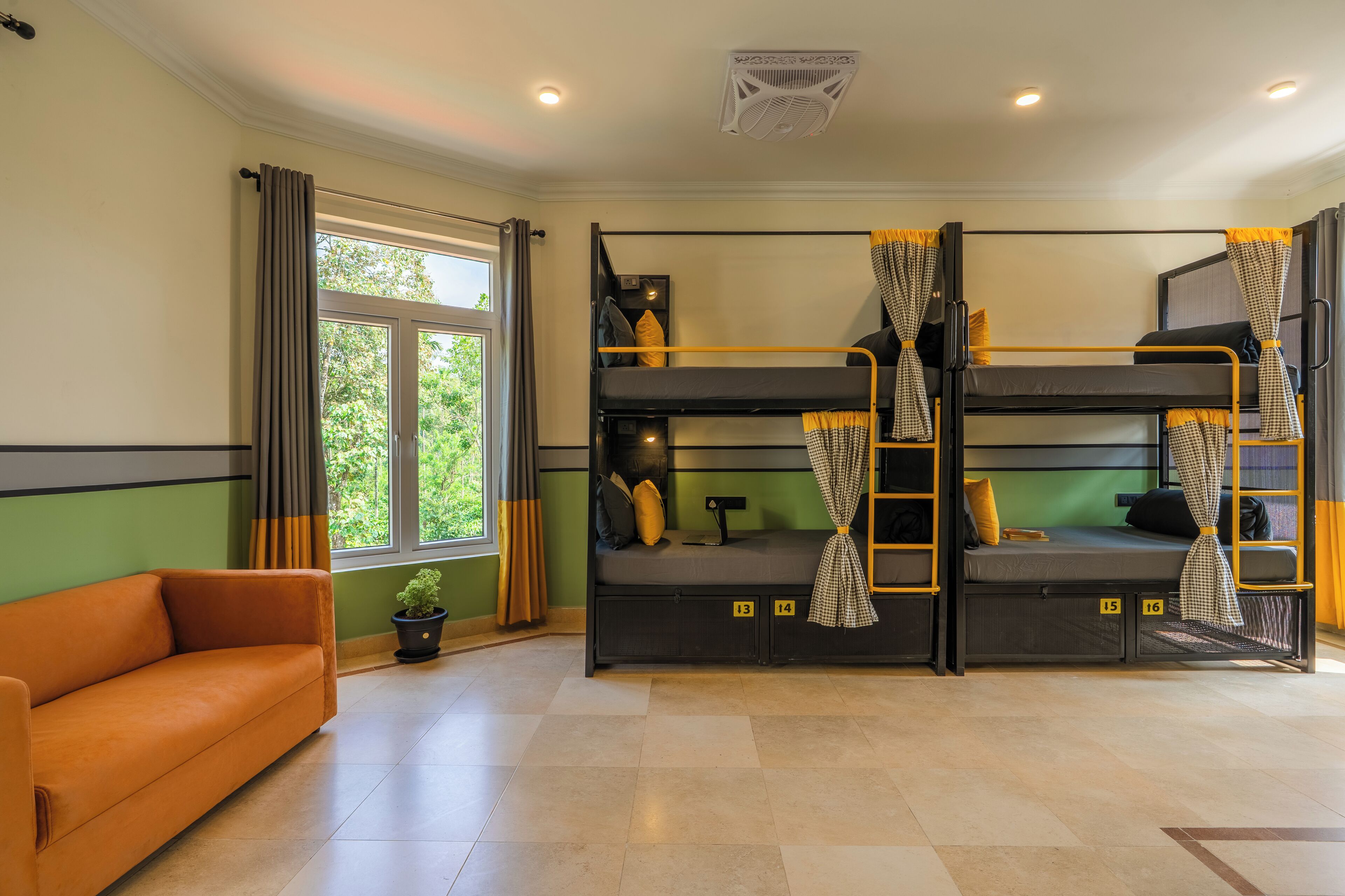 Bed in 6 Bed Mixed Dormitory with Balcony and Garden View