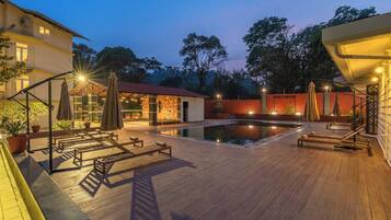 Kolam renang terbuka