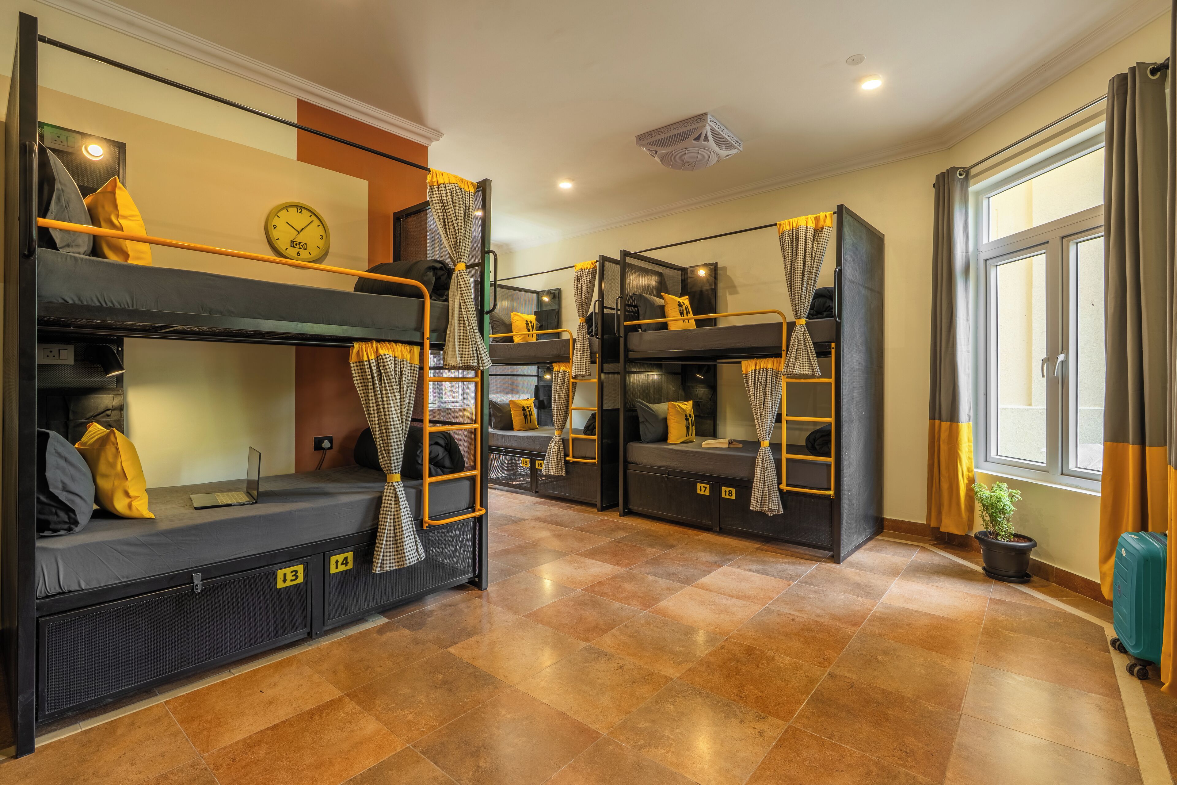 Bed in 8 Bed Mixed Dormitory with Balcony and Garden View